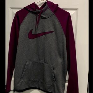 nike hoodie therma fits size large